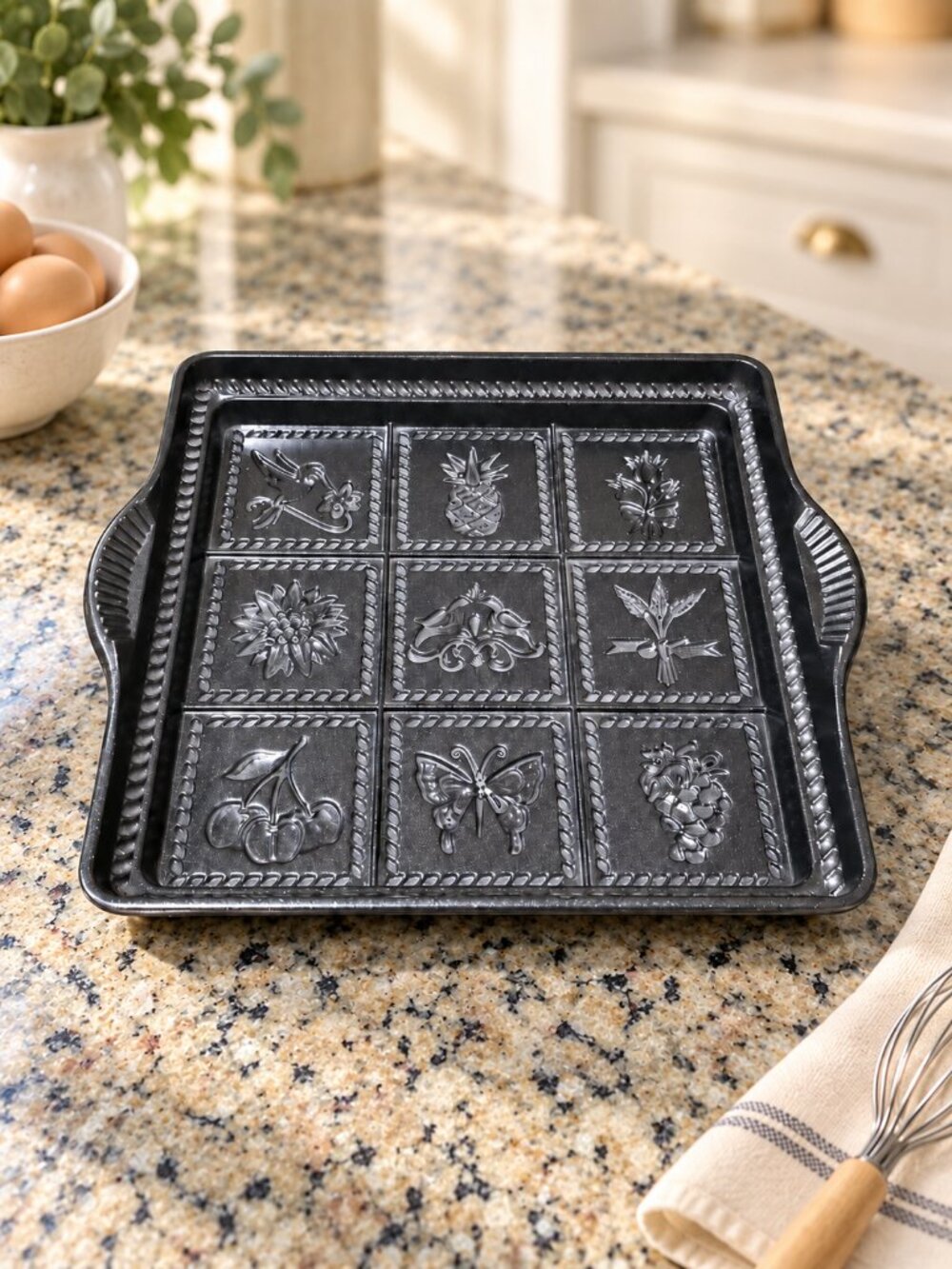 Nordic Ware Traditional English Shortbread Pan | Cast Aluminum | Graphite EUC
